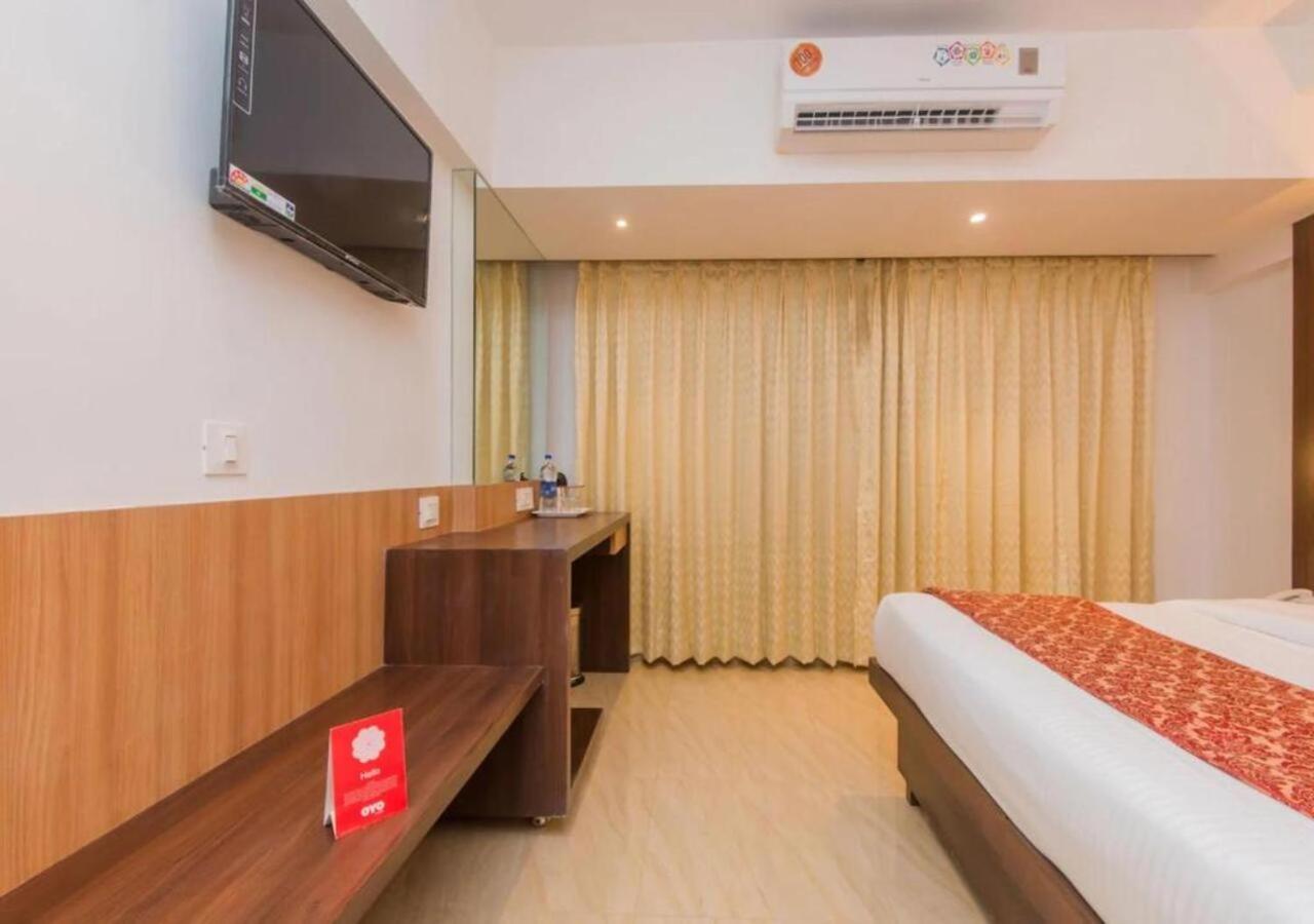 Hotel Mourya Residency Navi Mumbai Exterior photo